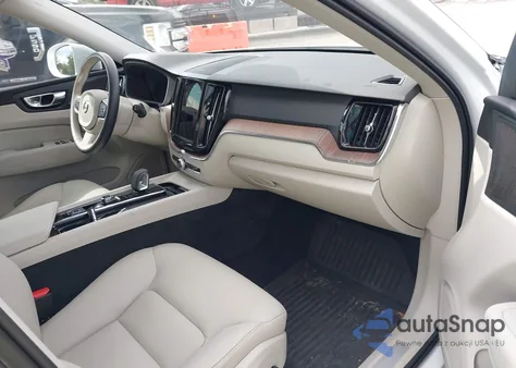 2022 Volvo Xc60 Recharge Plug-In Hybrid T8 Inscription Expression Extended Range from USA, damaged, VIN YV4H60DZ8N1033952